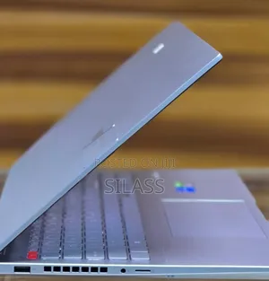 New Laptop Asus VivoBook 15 X505BA 16GB Intel Core I7 SSD 512GB