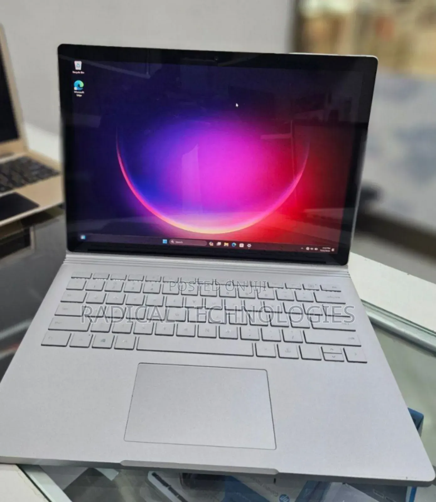 New Laptop Microsoft Surface Book 3 16GB Intel Core I7 SSD 256GB