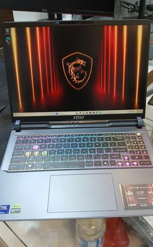 New Laptop MSI Vector 17 HX AI A2XWJG 16GB Intel Core Ultra 7 SSD 1T