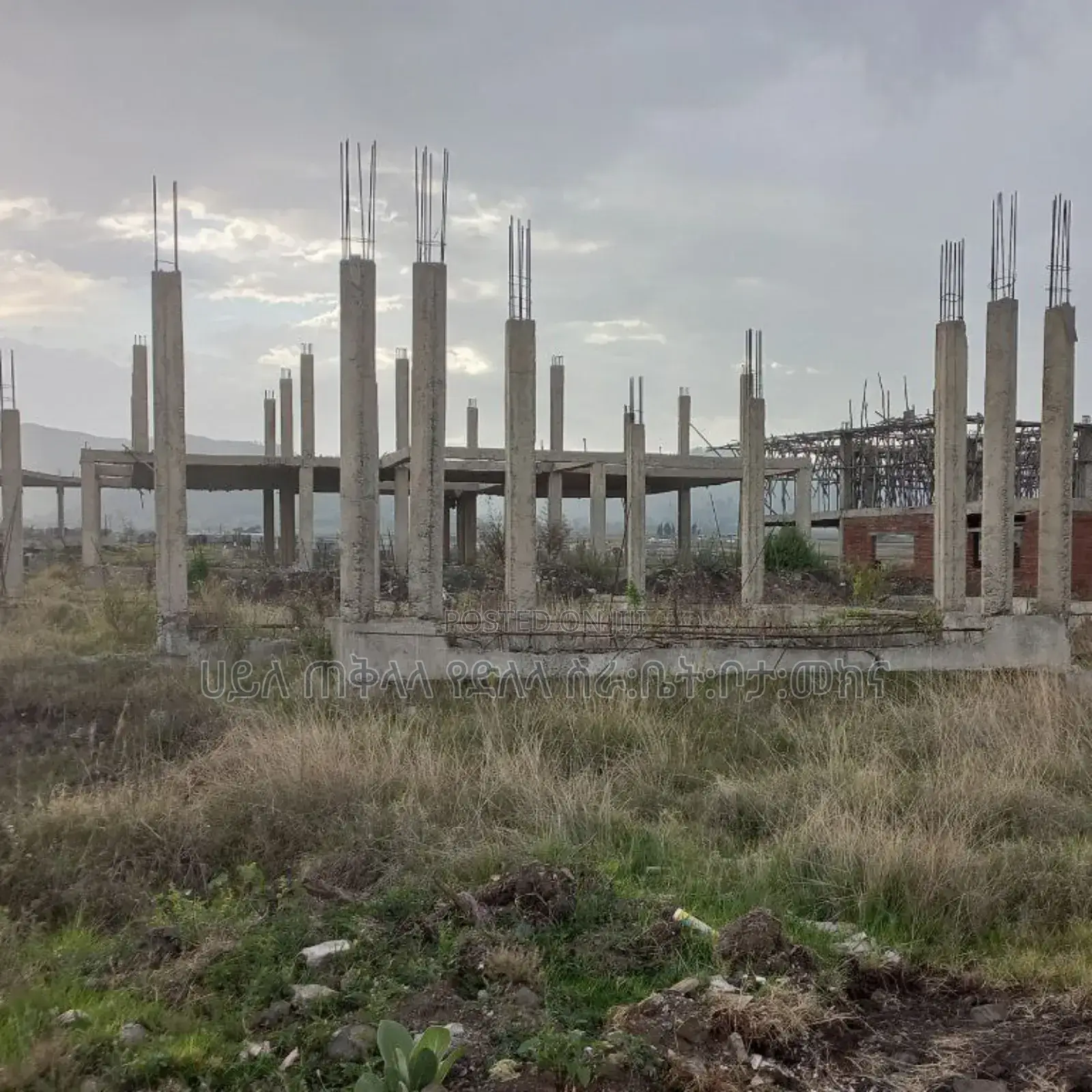 Land for Sale 1000 M2 CCD Real State Compound