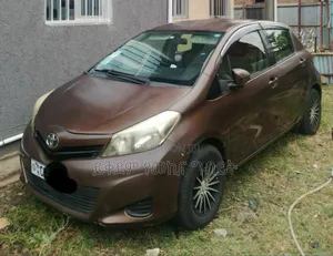 Toyota Yaris 2012 Burgundy