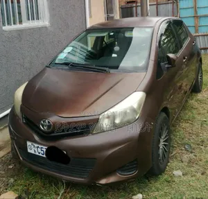 Toyota Yaris 2012 Burgundy