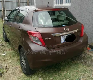 Toyota Yaris 2012 Burgundy