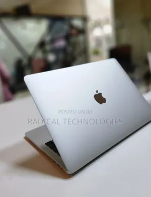 Photo - New Laptop Apple MacBook Pro 2018 8GB Intel Core I5 SSD 256GB