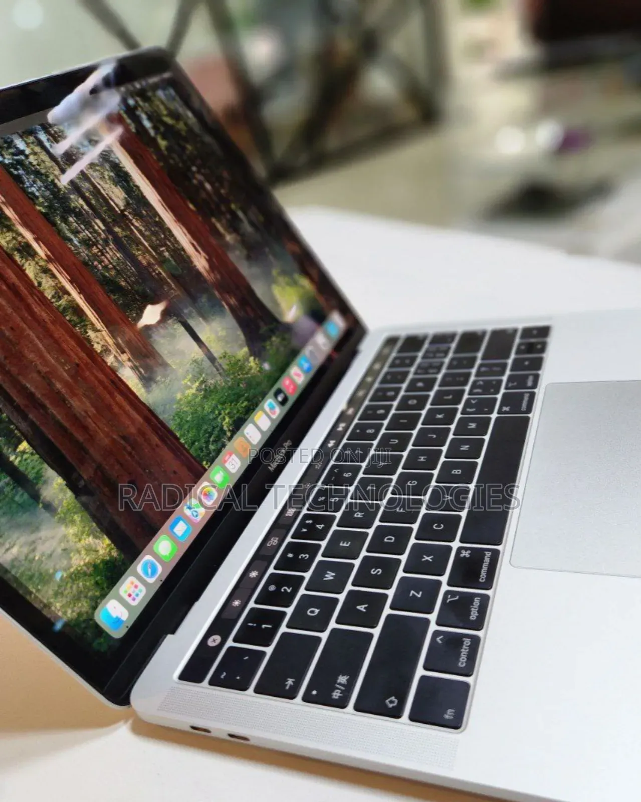 New Laptop Apple MacBook Pro 2018 8GB Intel Core I5 SSD 256GB