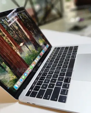 New Laptop Apple MacBook Pro 2018 8GB Intel Core I5 SSD 256GB