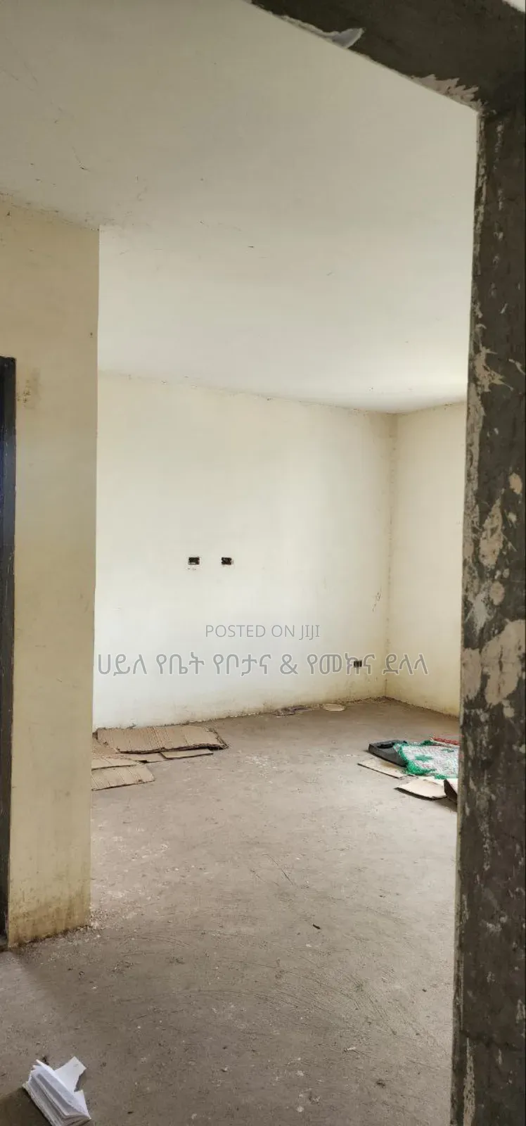 6bdrm House in Ccd Real State, Oromia-Finfinne for sale