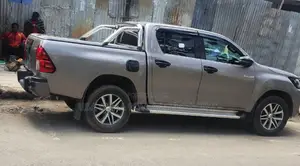 Toyota Hilux 2020 Silver
