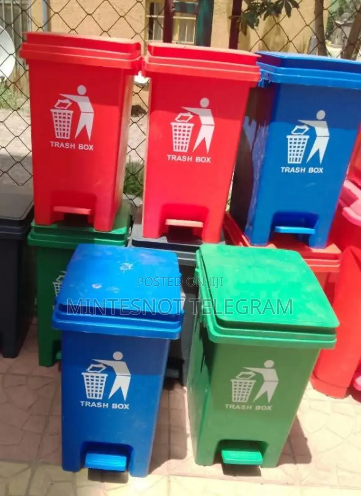 Dustbin የቆሻሻ ማጠራቀሚያ ታንከር 
የቆሻሻ መጣያ
Dust Bin
Garbage Box