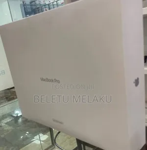 New Laptop Apple MacBook Pro 2022 M2 16GB Apple M2 SSD 4T