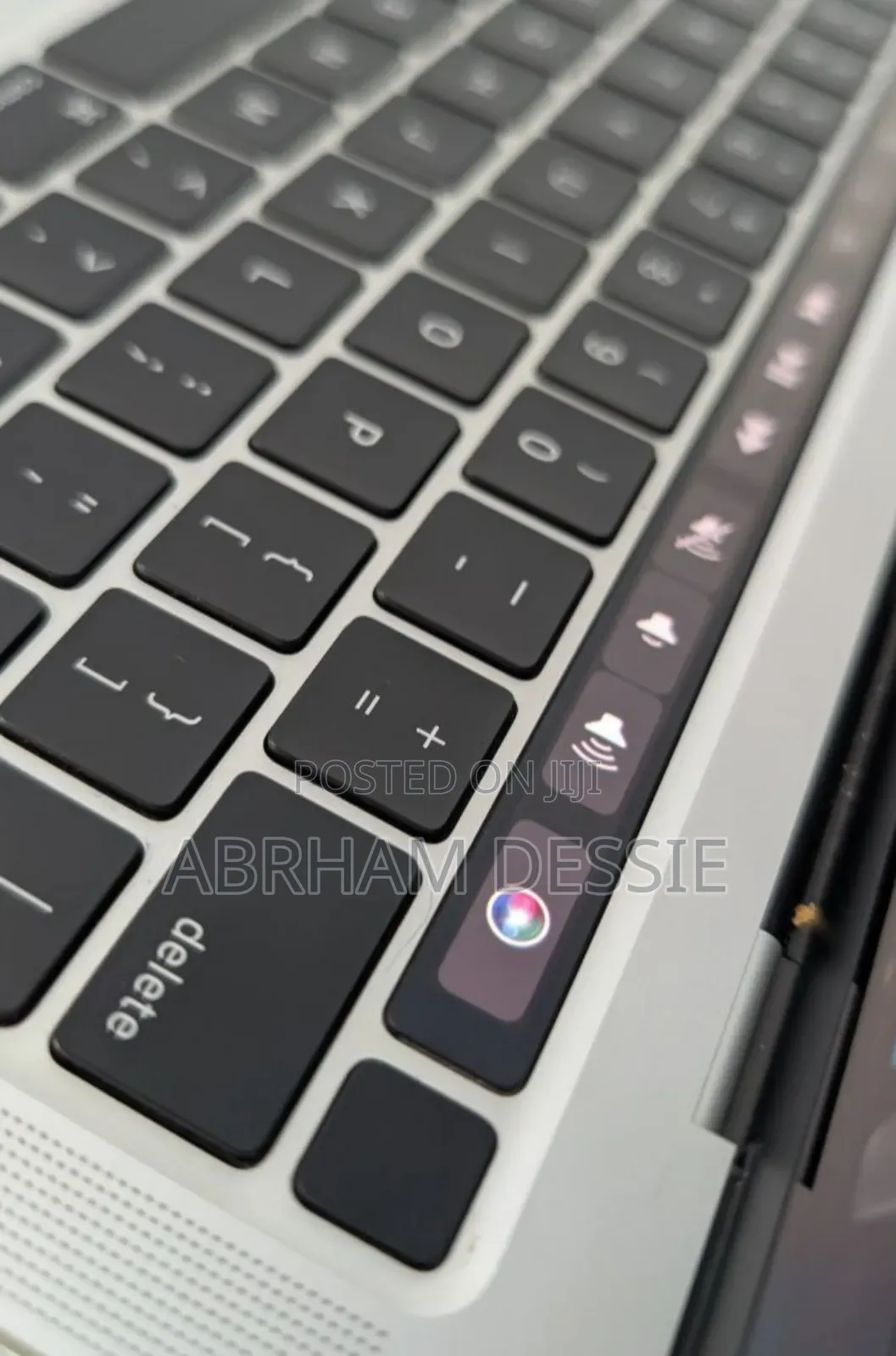 New Laptop Apple MacBook Pro M1 8GB Intel Core I5 SSD 256GB