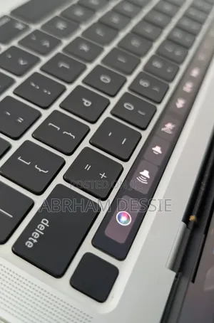 Photo - New Laptop Apple MacBook Pro M1 8GB Intel Core I5 SSD 256GB