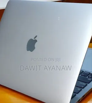 New Laptop Apple MacBook Pro 2022 M2 8GB Apple M2 SSD 512GB