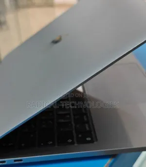 New Laptop Apple MacBook Pro 8GB Intel Core I5 SSD 512GB