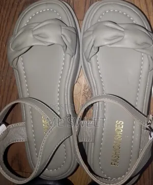 የሴቶች ምቹ ጫማዎች Women Confi Shoes