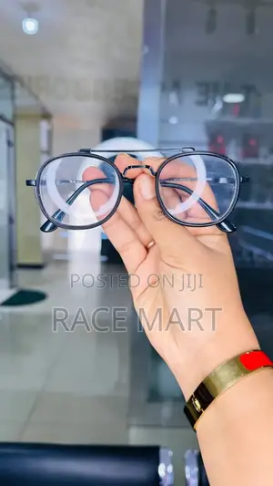 Luxurious Ray-Ban Sunglasses