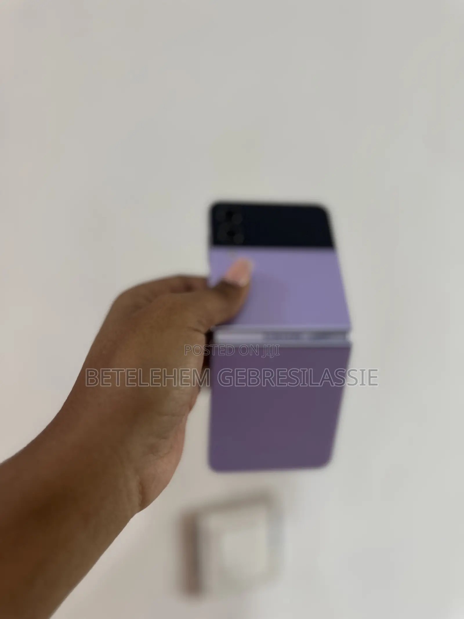 New Samsung Galaxy Z Flip4 256 GB Purple