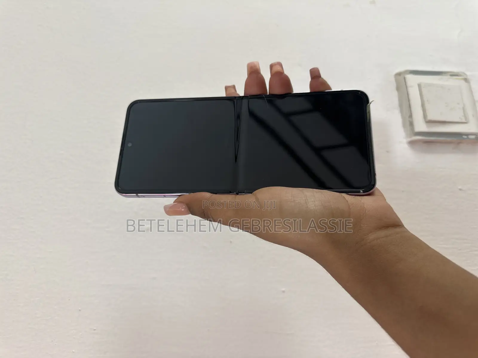 New Samsung Galaxy Z Flip4 256 GB Purple