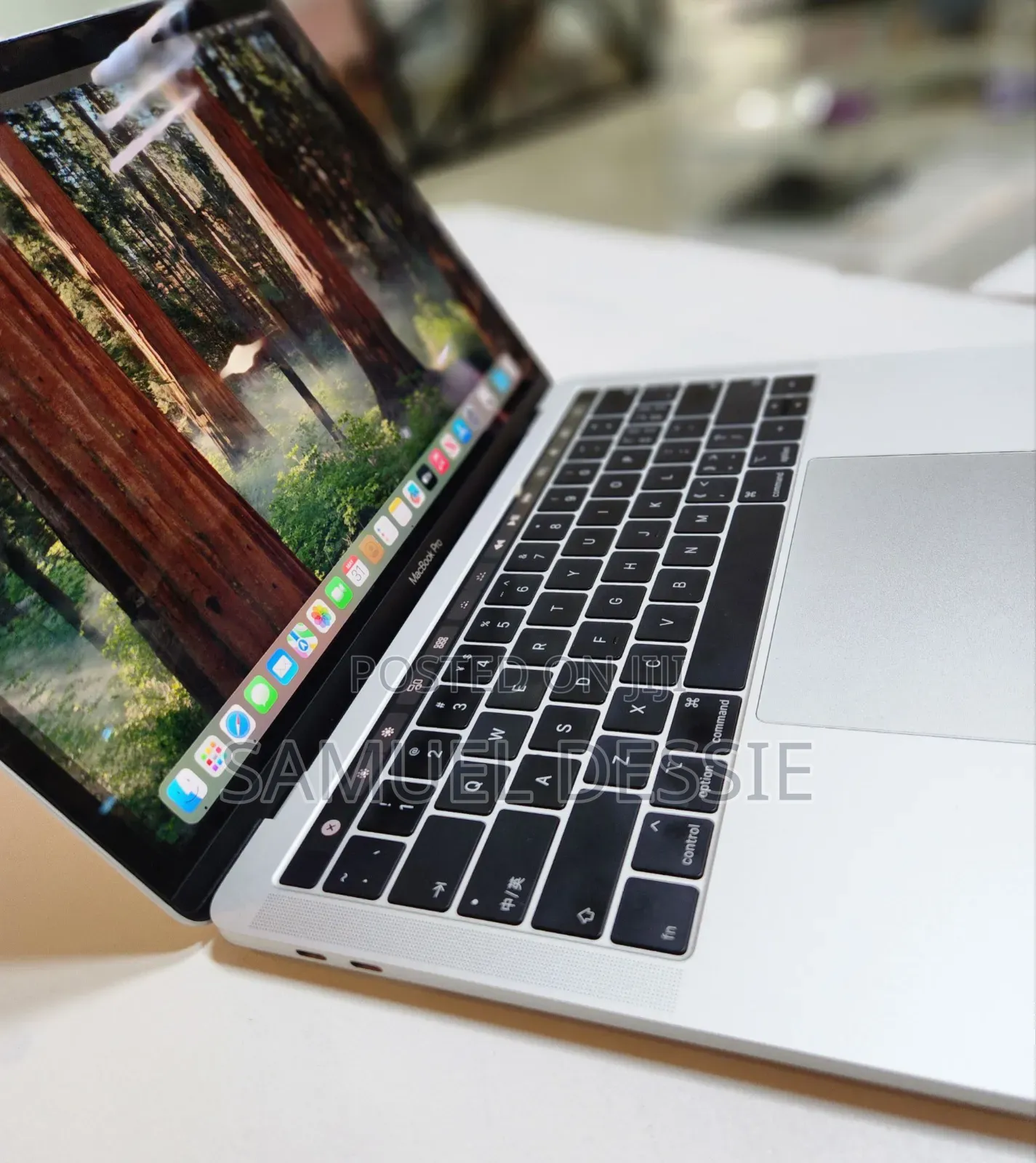 New Laptop Apple MacBook Pro 2018 8GB Intel Core I5 SSD 256GB