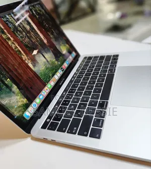New Laptop Apple MacBook Pro 2018 8GB Intel Core I5 SSD 256GB