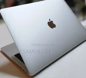 New Laptop Apple MacBook Pro 2018 8GB Intel Core I5 SSD 256GB