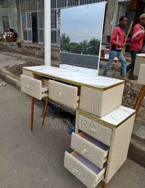 Photo - High Quality Luxury Dressing Table