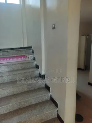 Luxury Complex Aparttiment Rent for Cafe Burger Resturant