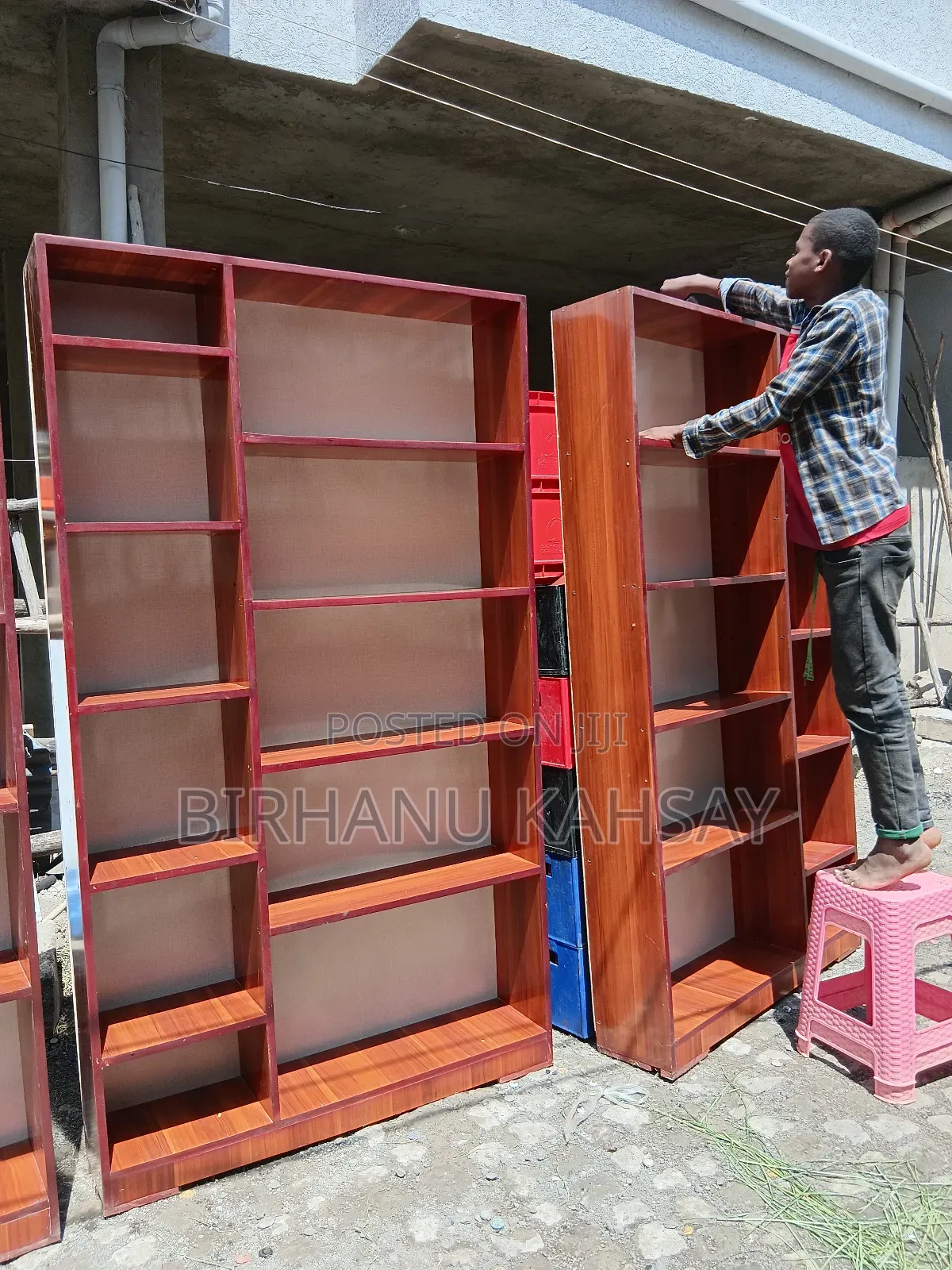 መደርደርያ ለቡቲክ ፣ለኮስሞቲክስ ፣ለዊስኪ ቤት