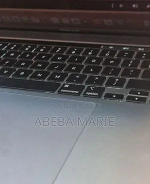 New Laptop Apple MacBook Pro 2019 16GB Intel Core I7 SSD 512GB