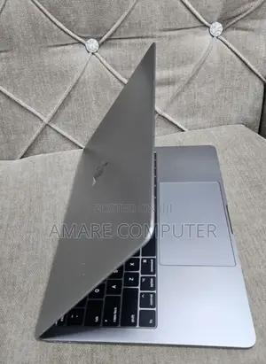 New Laptop Apple MacBook Pro 2017 16GB Intel Core I5 SSD 256GB