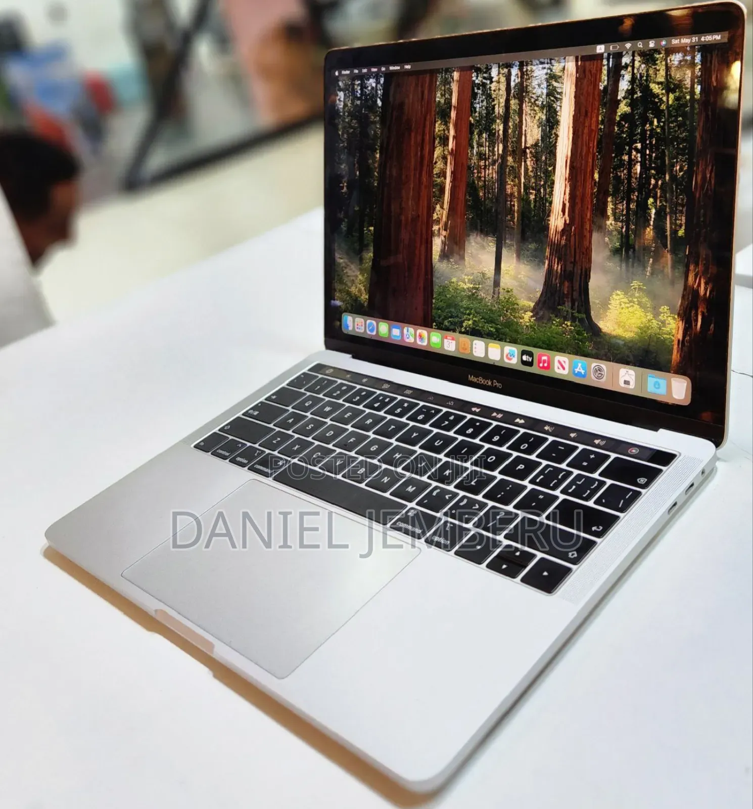 New Laptop Apple MacBook Pro 2018 8GB Intel Core I5 SSD 256GB