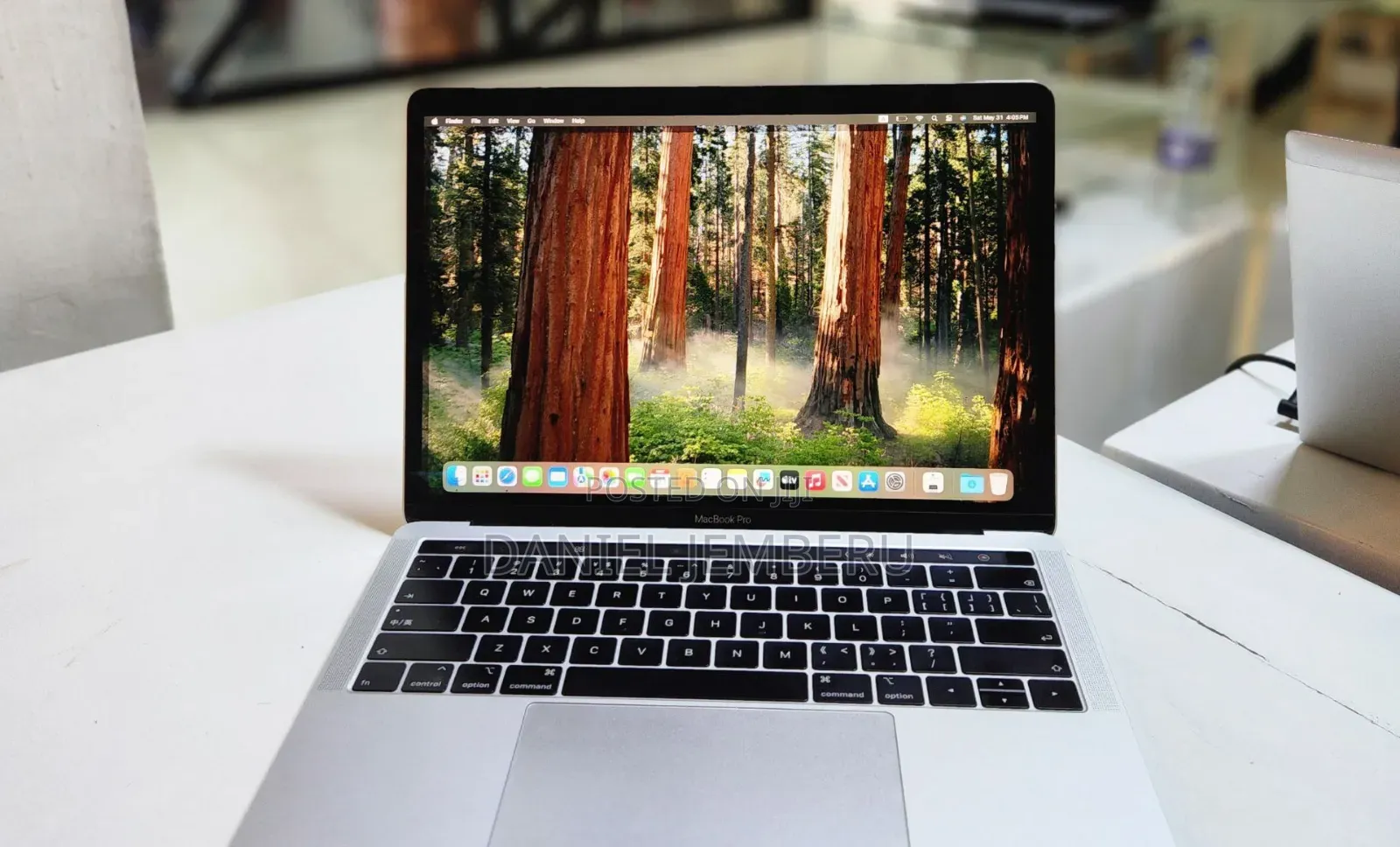 New Laptop Apple MacBook Pro 2018 8GB Intel Core I5 SSD 256GB