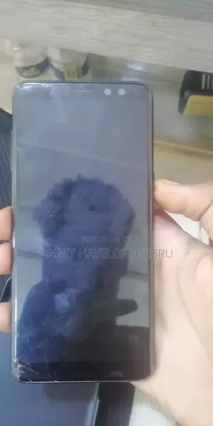 Photo - Samsung Galaxy A8 32 GB Black