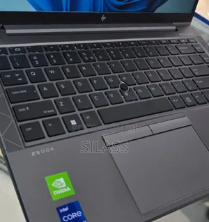 New Laptop HP ZBook Firefly 14 G7 16GB Intel Core I7 SSD 1T
