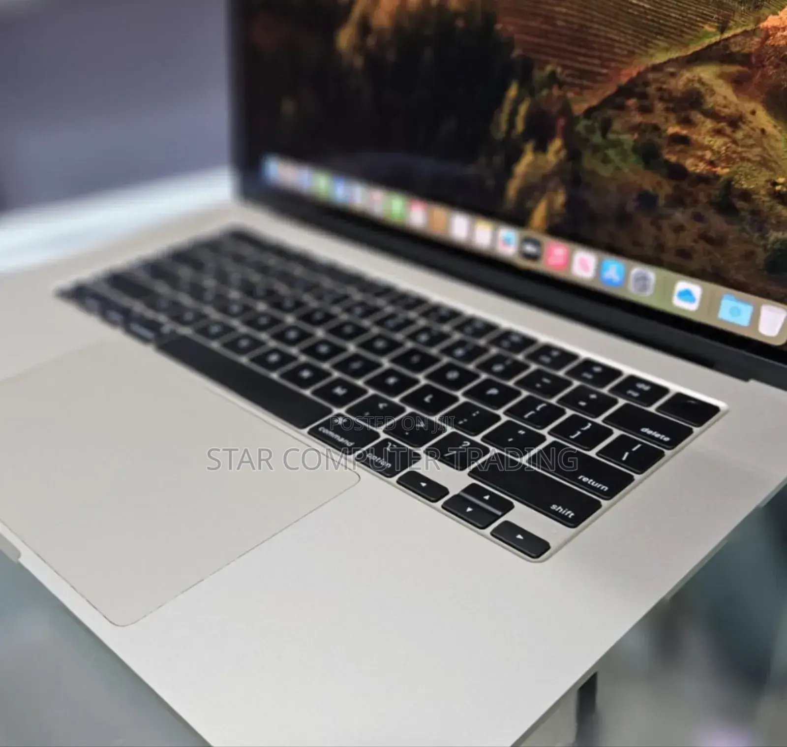 New Laptop Apple MacBook Air 2024 M3 15-Inch 8GB Apple M3 SSD 256GB
