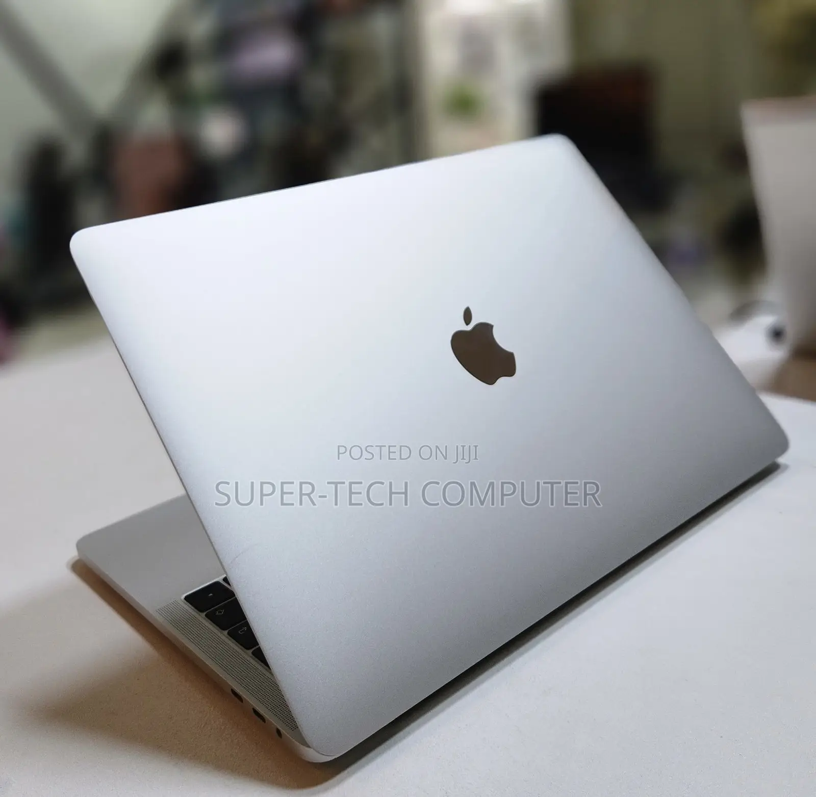 New Laptop Apple MacBook Pro 2018 8GB Intel Core I5 SSD 256GB