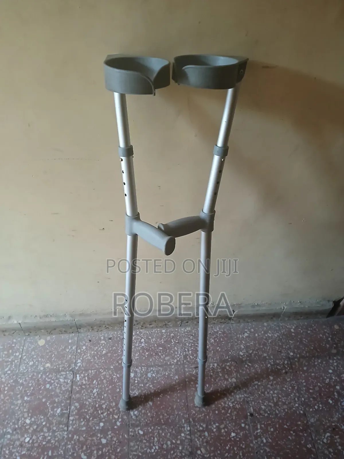 Aluminum Crutch