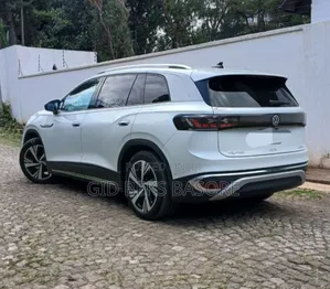 Volkswagen ID.6 2022 White