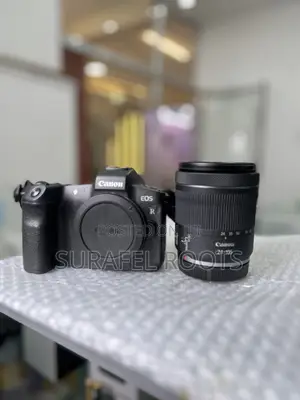 Photo - Canon Camera Eosr R With 24-105 Lens From Europe