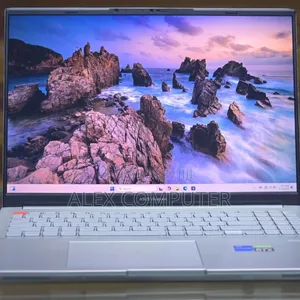 New Laptop Asus VivoBook 15 X505BA 16GB Intel Core I7 SSD 512GB