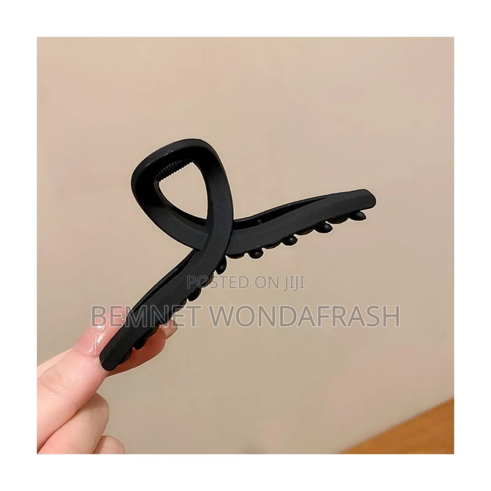 Elegant and Stylish Hair Claw Clip