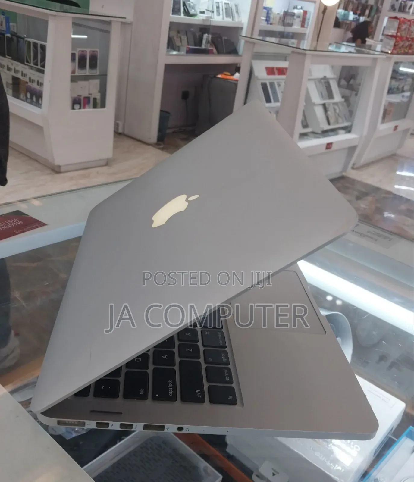 New Laptop Apple MacBook Pro 2015 16GB Intel Core I5 SSD 512GB