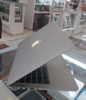 New Laptop Apple MacBook Pro 2015 16GB Intel Core I5 SSD 512GB