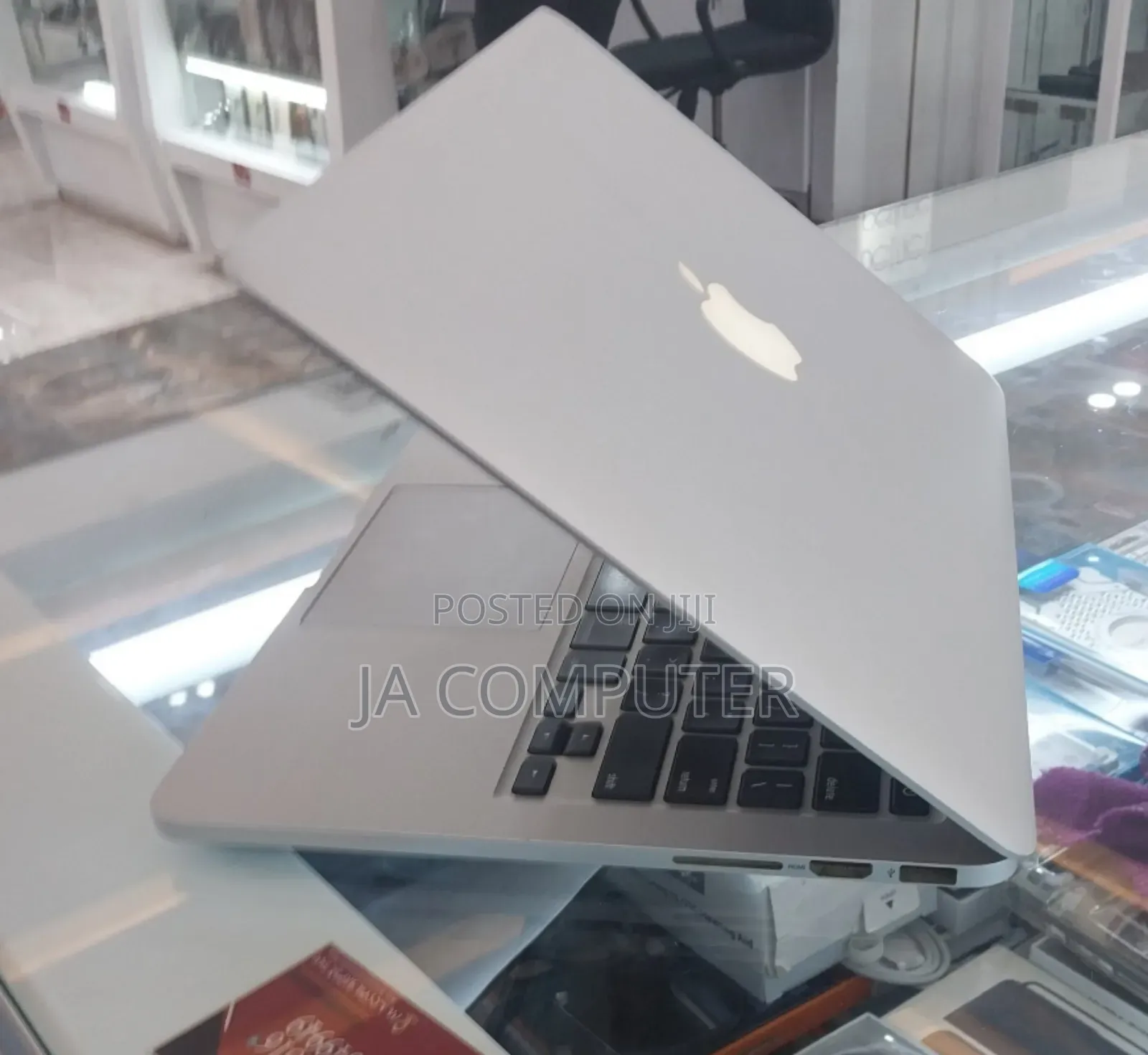 New Laptop Apple MacBook Pro 2015 16GB Intel Core I5 SSD 512GB