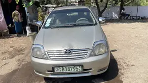 Photo - Toyota Corolla 2003 Gold