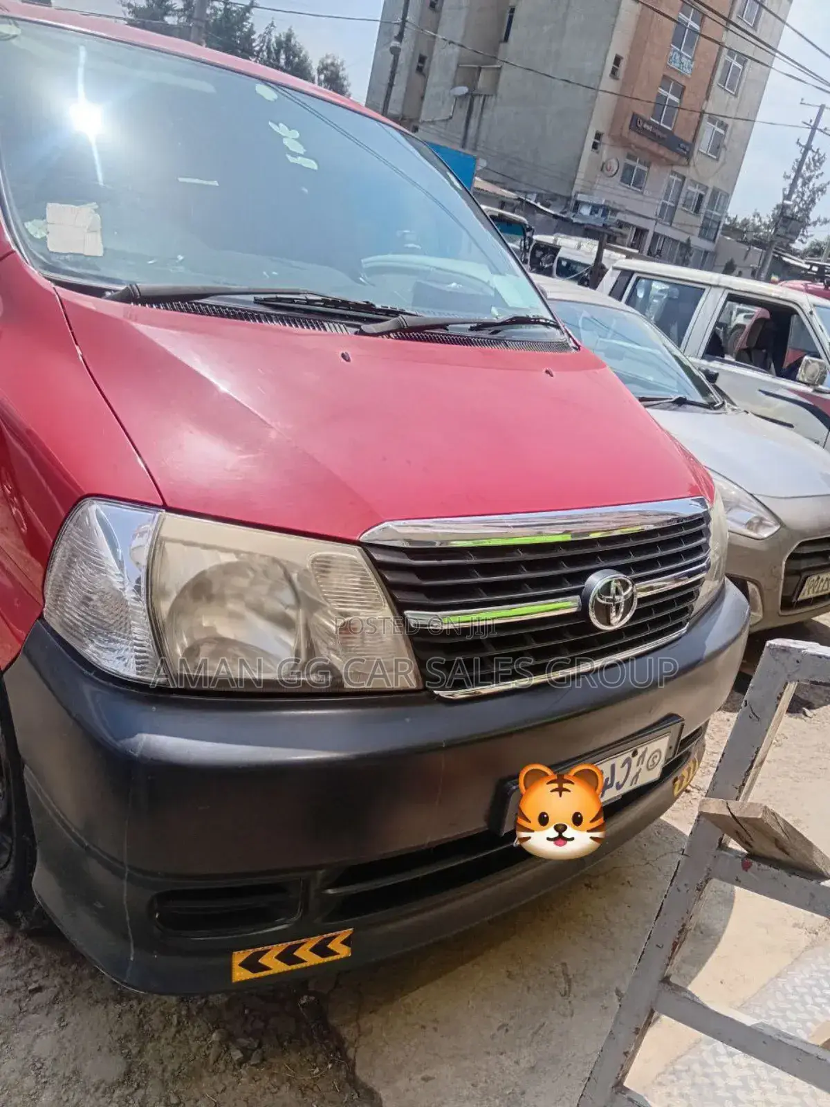 Toyota HiAce 2011 Red