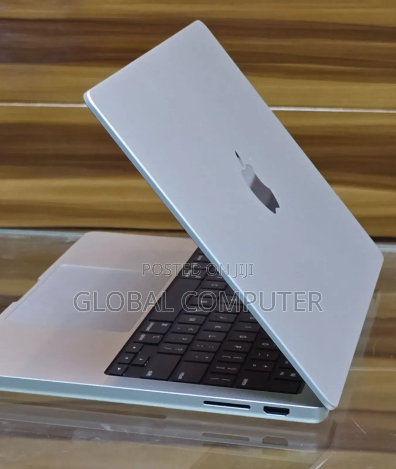 New Laptop Apple MacBook Pro 2023 M3 Max 14-Inch 8GB Apple M3 SSD 512GB