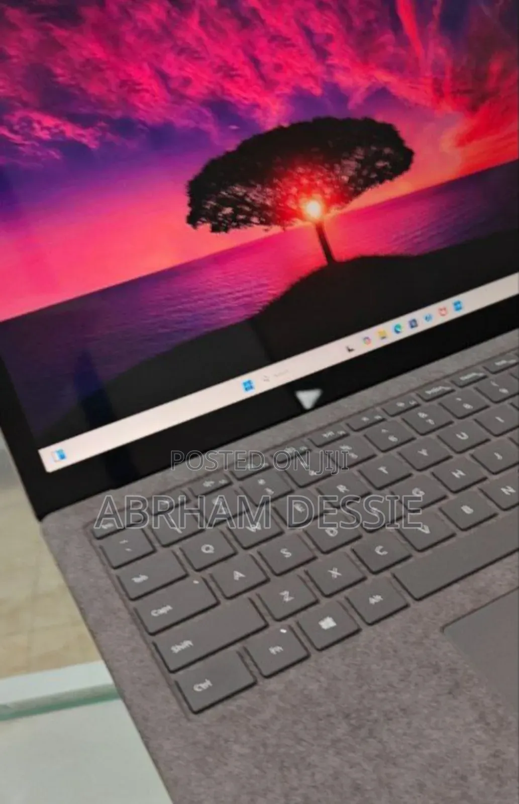 New Laptop Apple MacBook Pro M1 16GB Intel Core I7 SSD 512GB