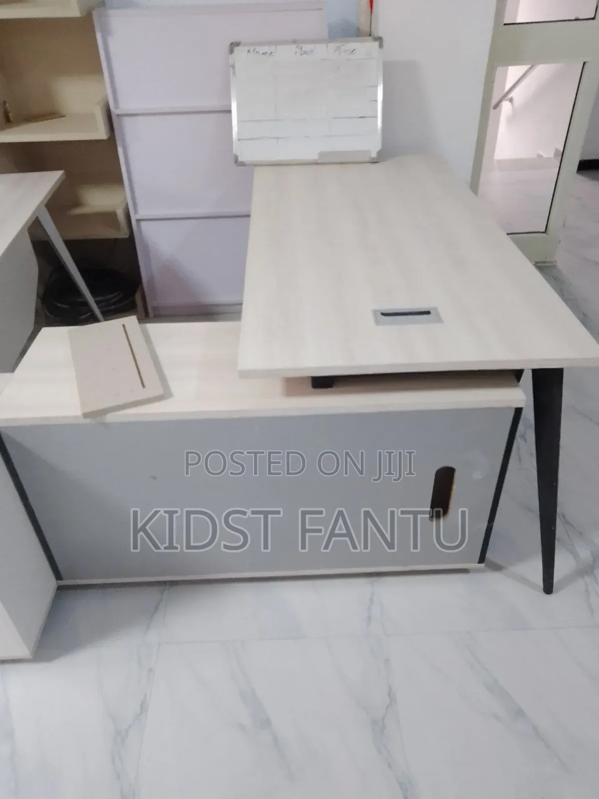 Modern Managerial Office Desk
