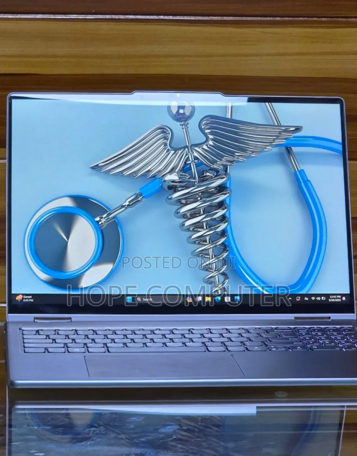 New Laptop Lenovo Yoga 7i 16GB Intel Core I7 SSD 512GB